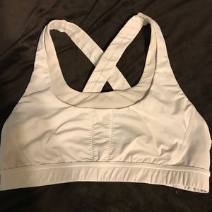 Lululemon Stash n Dash Sports Bra